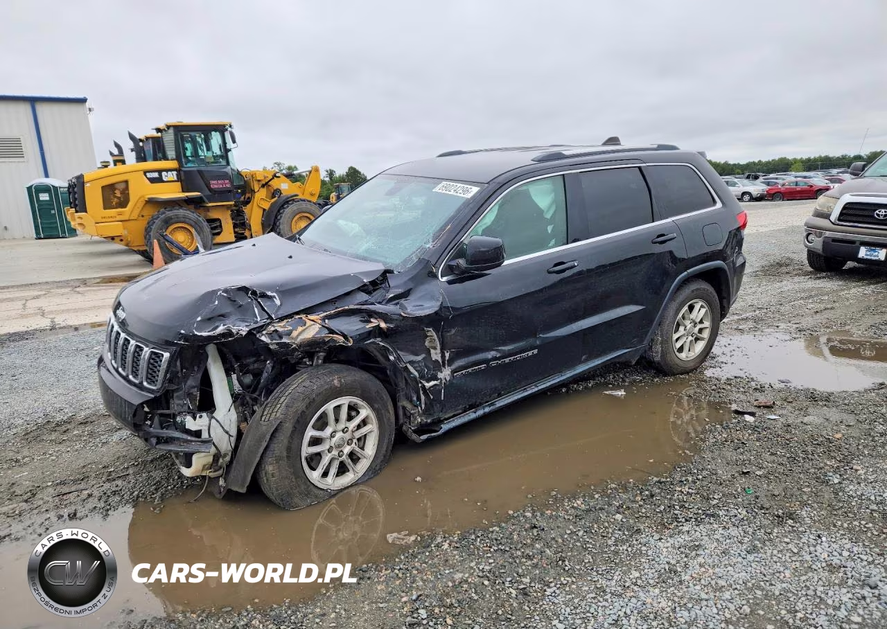 2018 Jeep Grand Cherokee Laredo VIN:1C4RJFAG1JC304070 - 1