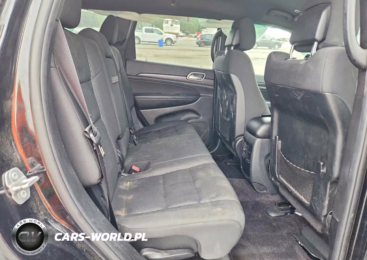 2018 Jeep Grand Cherokee Laredo VIN:1C4RJFAG1JC304070 - 11