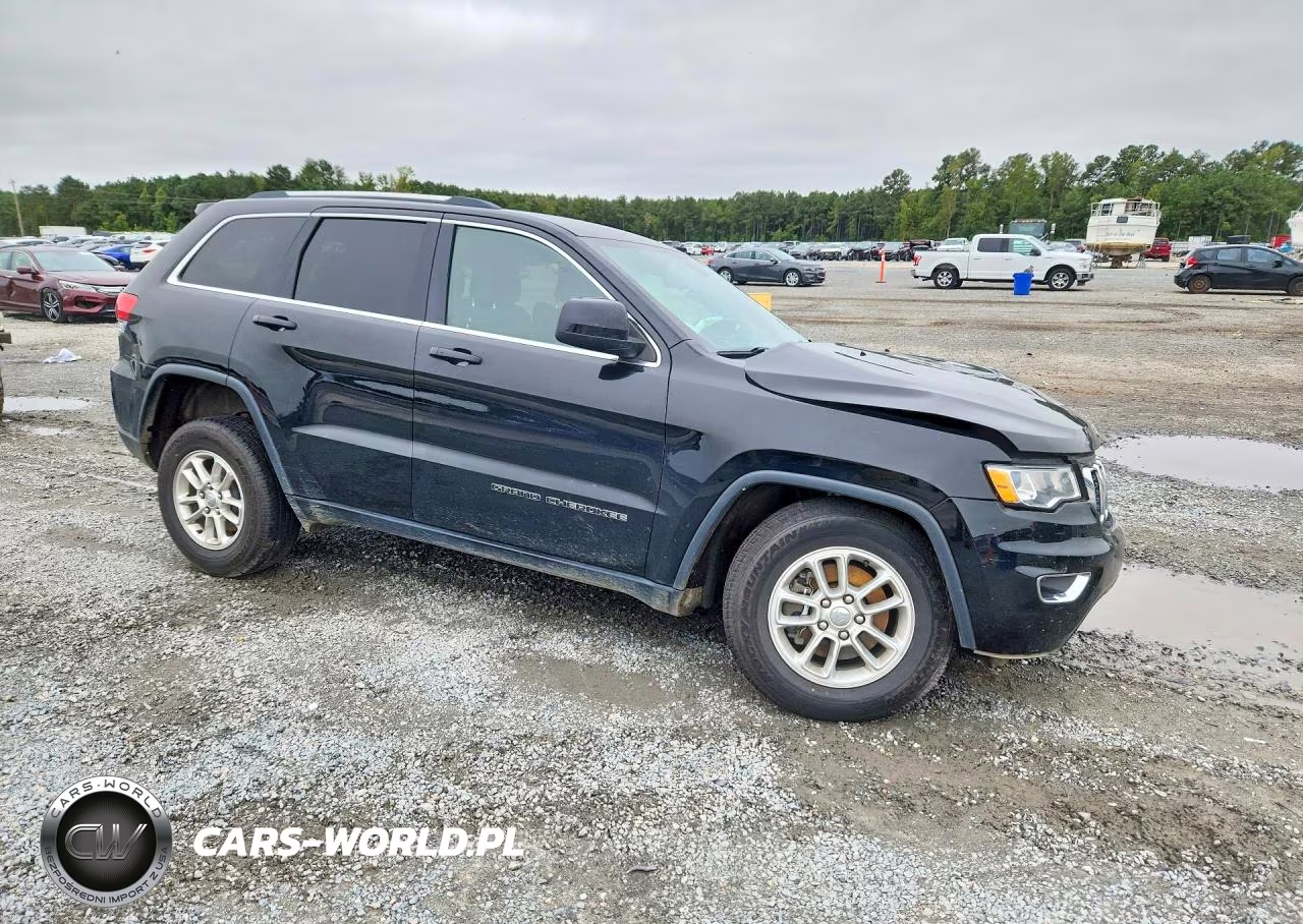 2018 Jeep Grand Cherokee Laredo VIN:1C4RJFAG1JC304070 - 4