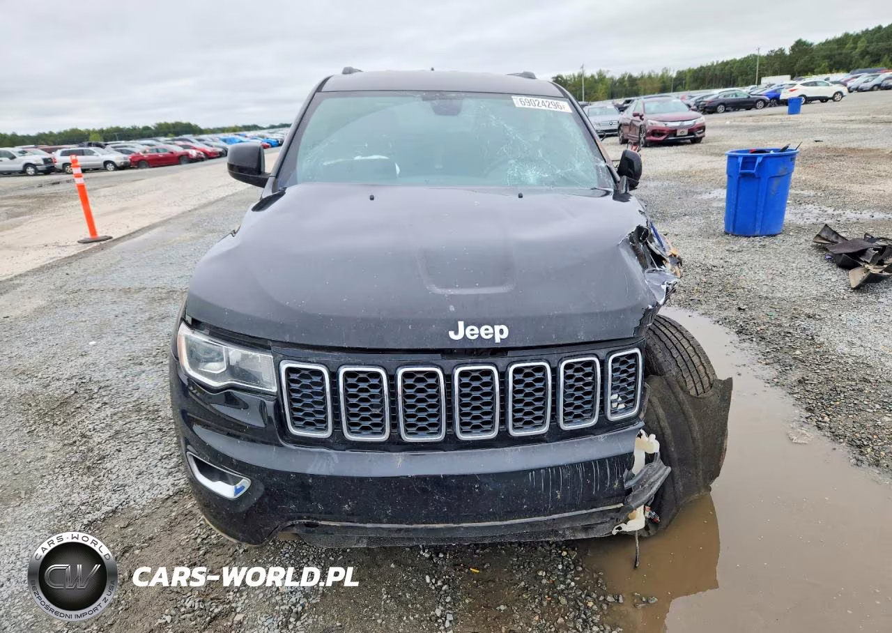 2018 Jeep Grand Cherokee Laredo VIN:1C4RJFAG1JC304070 - 5