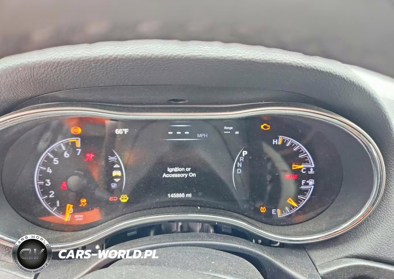 2018 Jeep Grand Cherokee Laredo VIN:1C4RJFAG1JC304070 - 9