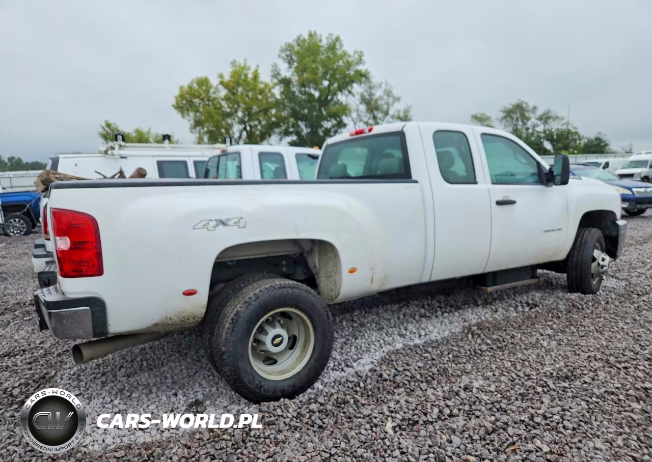 2013 Chevrolet Silverado K3500 VIN:1GC5KZC89DZ161521 - 3