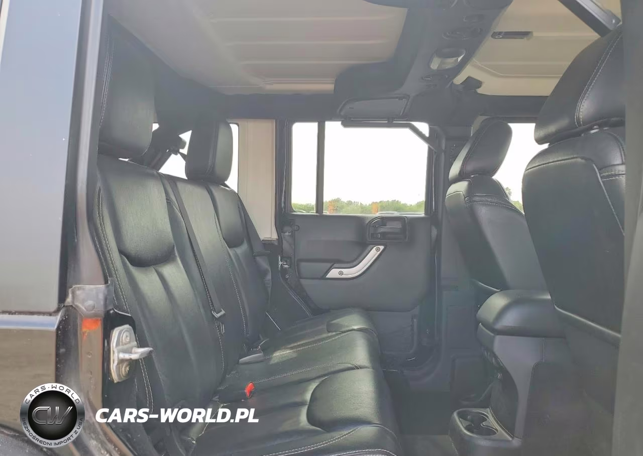 2016 Jeep Wrangler Unlimited Sahara VIN:1C4BJWEG8GL144113 - 10