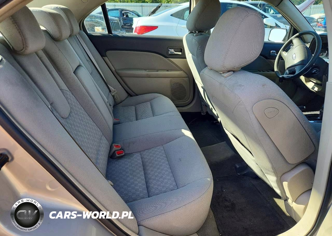 2010 Ford Fusion Se VIN:3FAHP0HA8AR427719 - 10