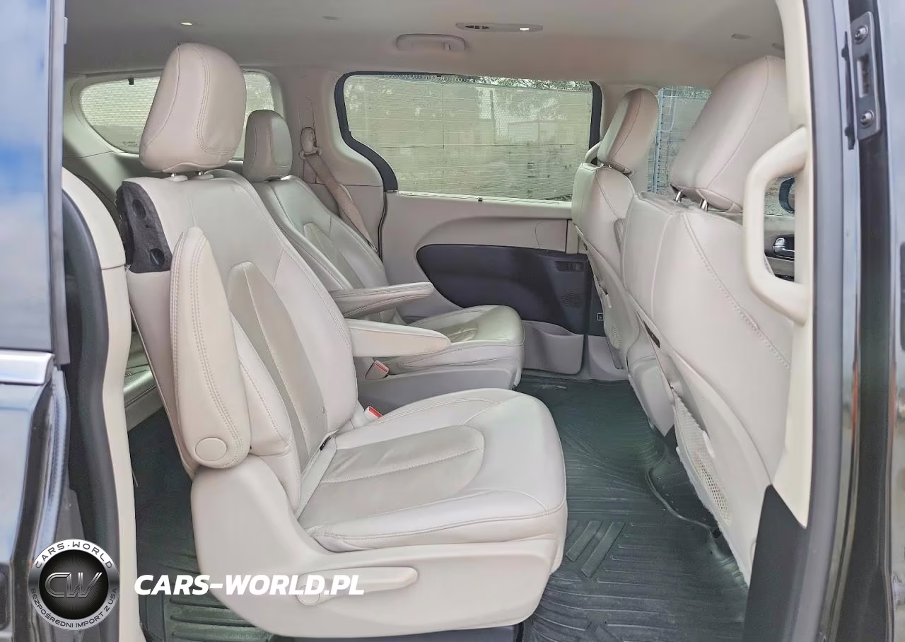 2021 Chrysler Pacifica Hybrid Touring L VIN:2C4RC1L77MR599634 - 11