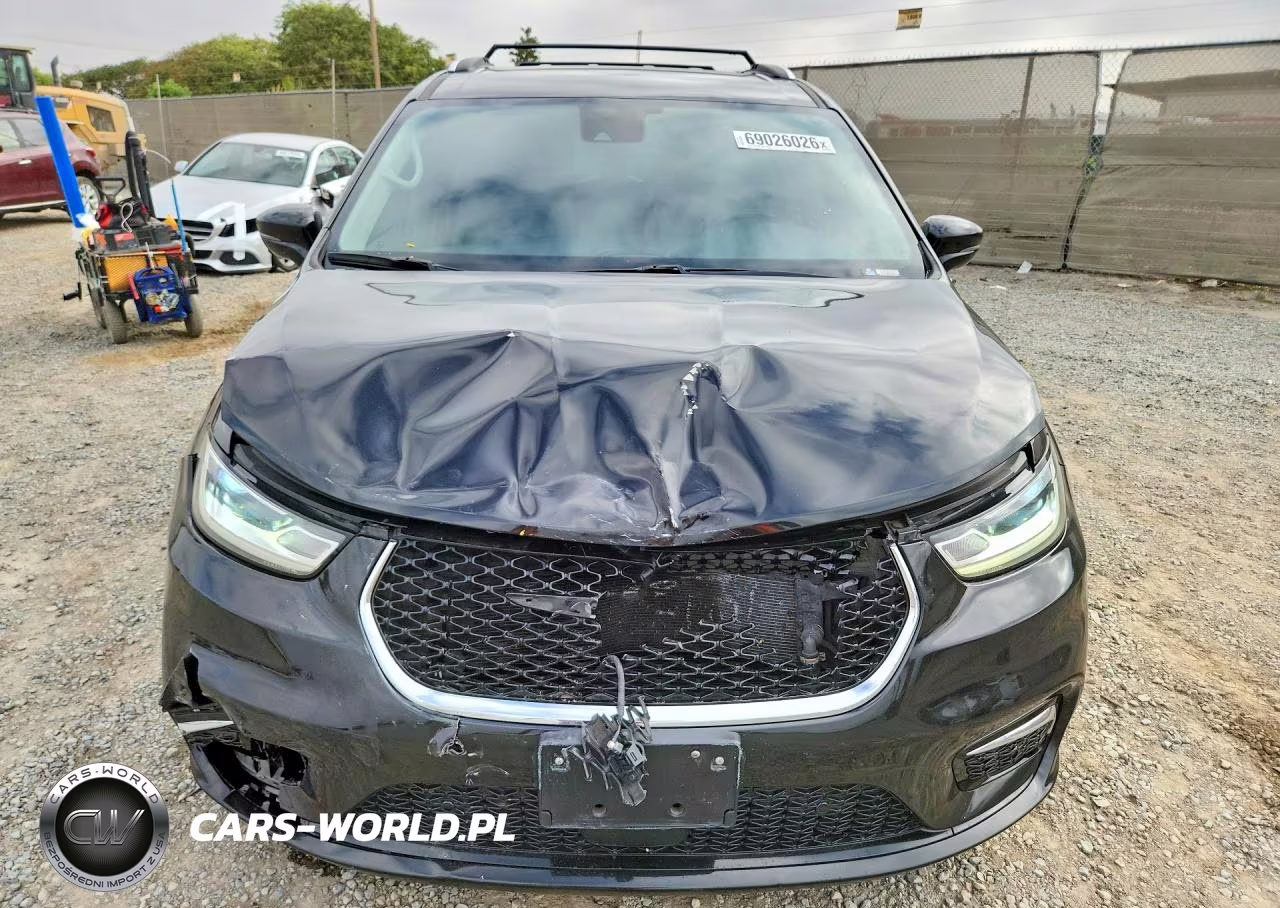 2021 Chrysler Pacifica Hybrid Touring L VIN:2C4RC1L77MR599634 - 5