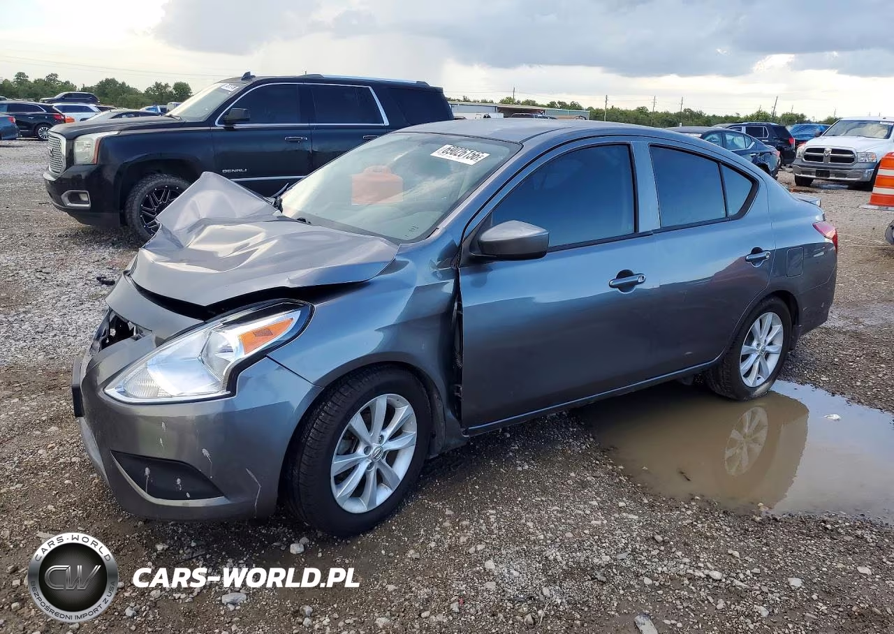 2019 Nissan Versa S Plus