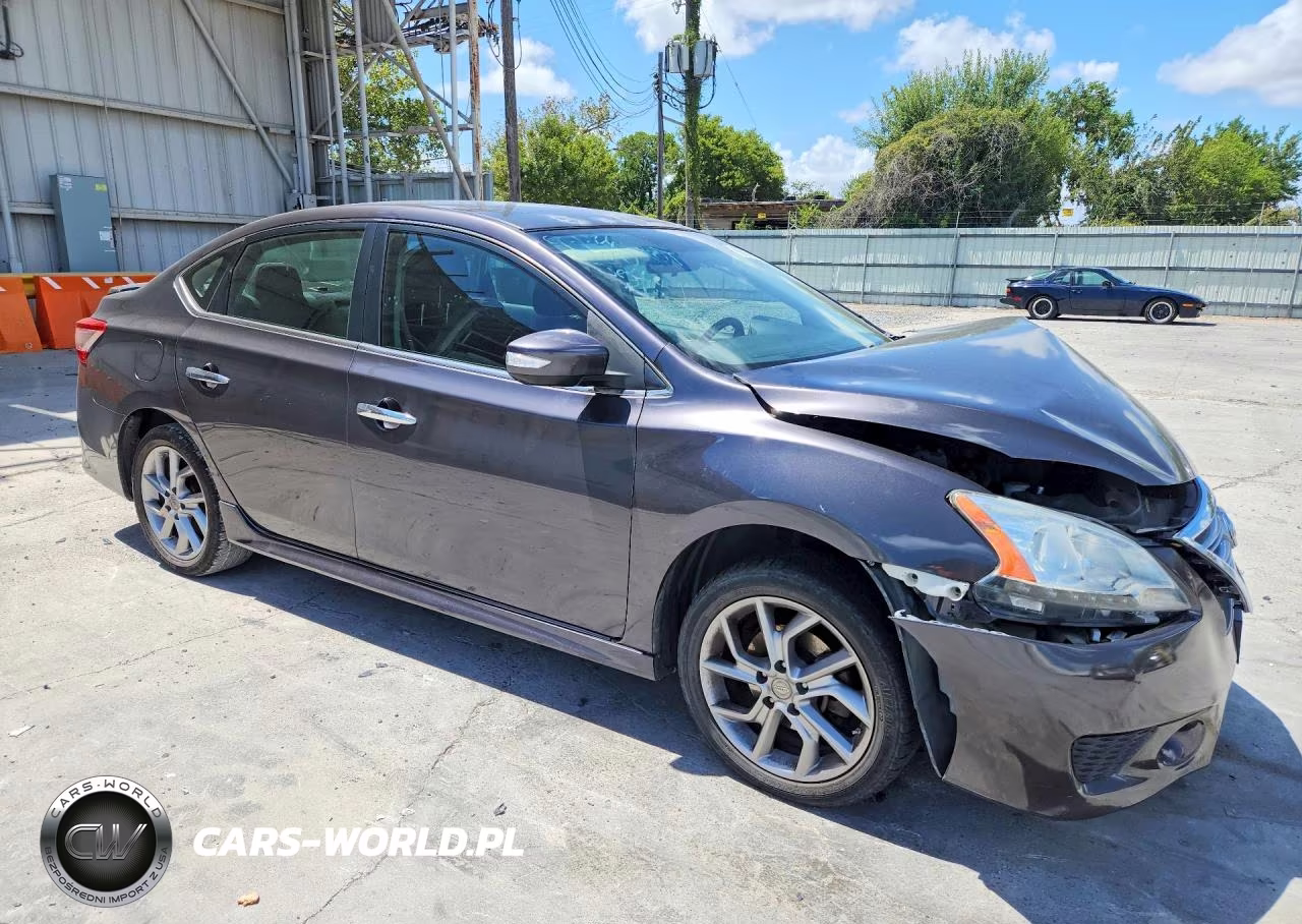2015 Nissan Sentra Sr VIN:3N1AB7AP2FY352954 - 4