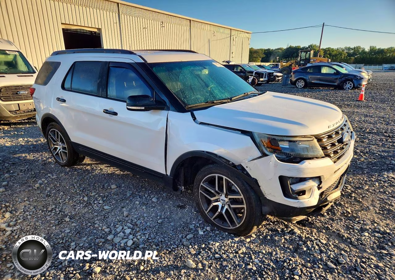 2017 Ford Explorer Sport VIN:1FM5K8GT2HGB49135 - 4