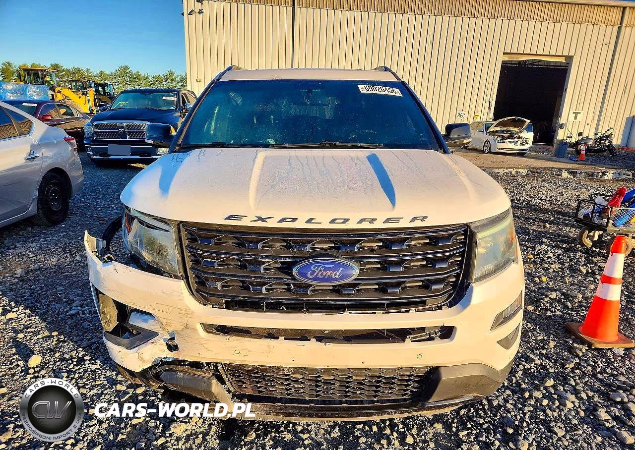 2017 Ford Explorer Sport VIN:1FM5K8GT2HGB49135 - 5