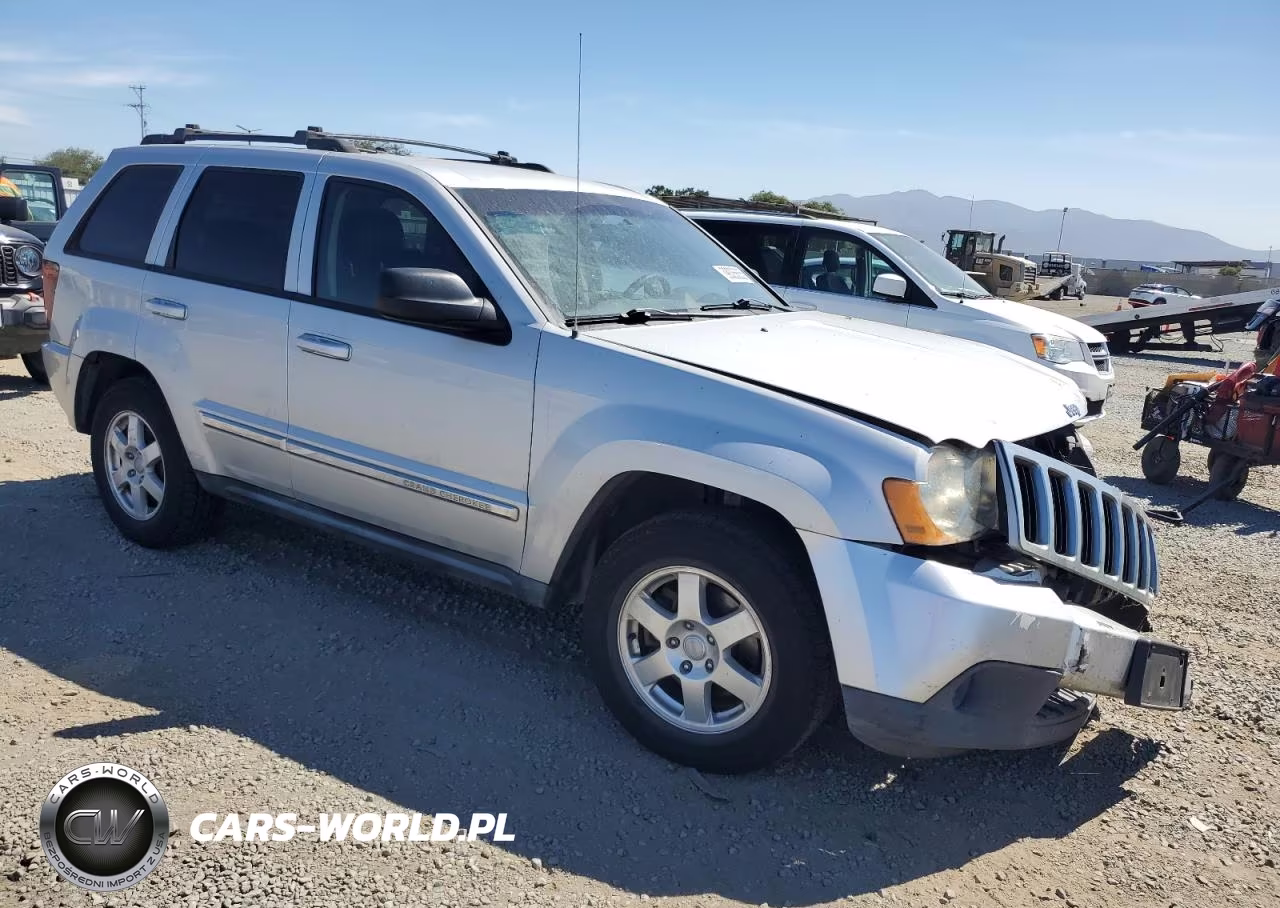 2010 Jeep Grand Cherokee Laredo VIN:1J4PS4GK1AC156341 - 4
