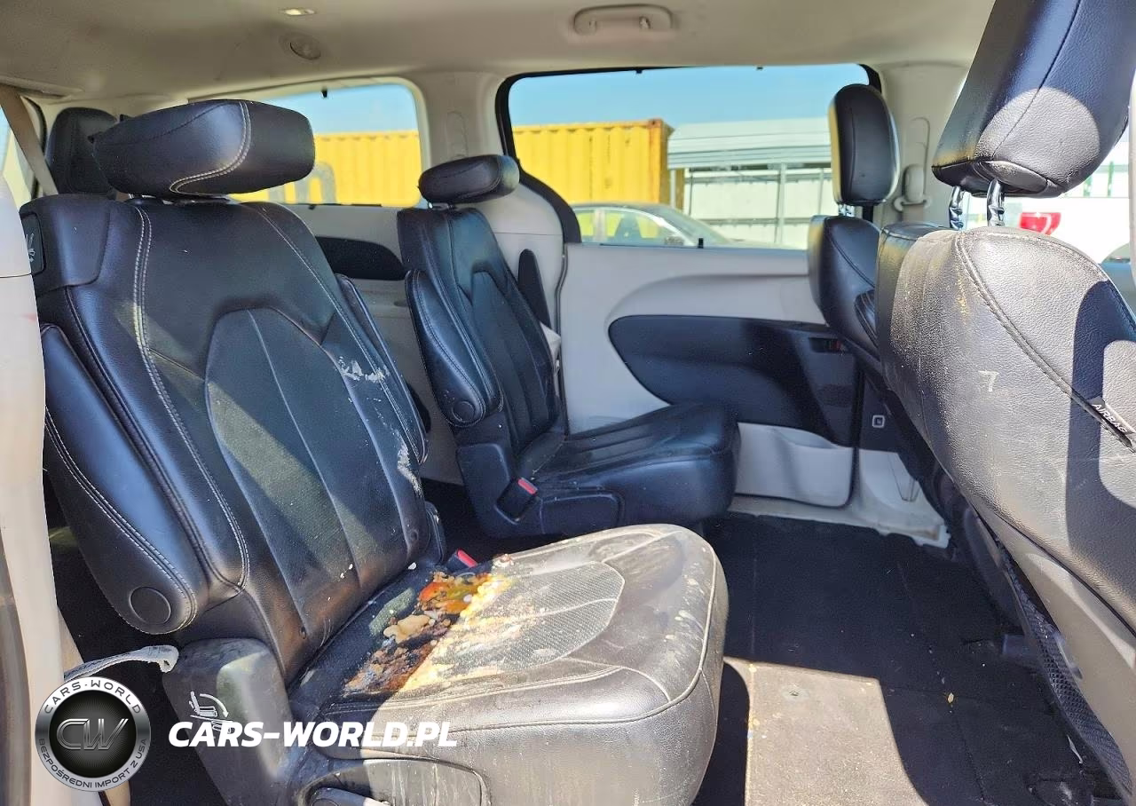 2022 Chrysler Pacifica Touring L VIN:2C4RC1BG3NR134190 - 11