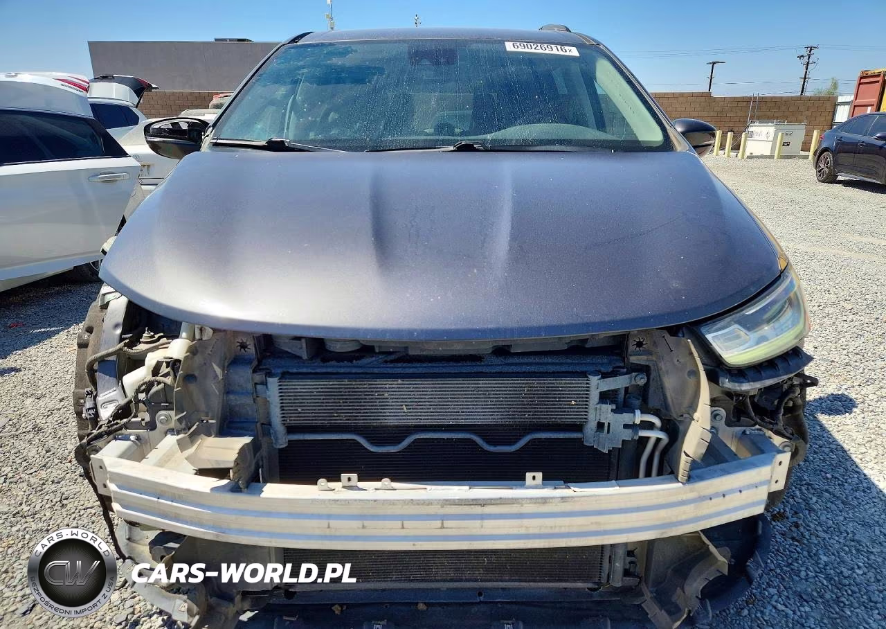 2022 Chrysler Pacifica Touring L VIN:2C4RC1BG3NR134190 - 5