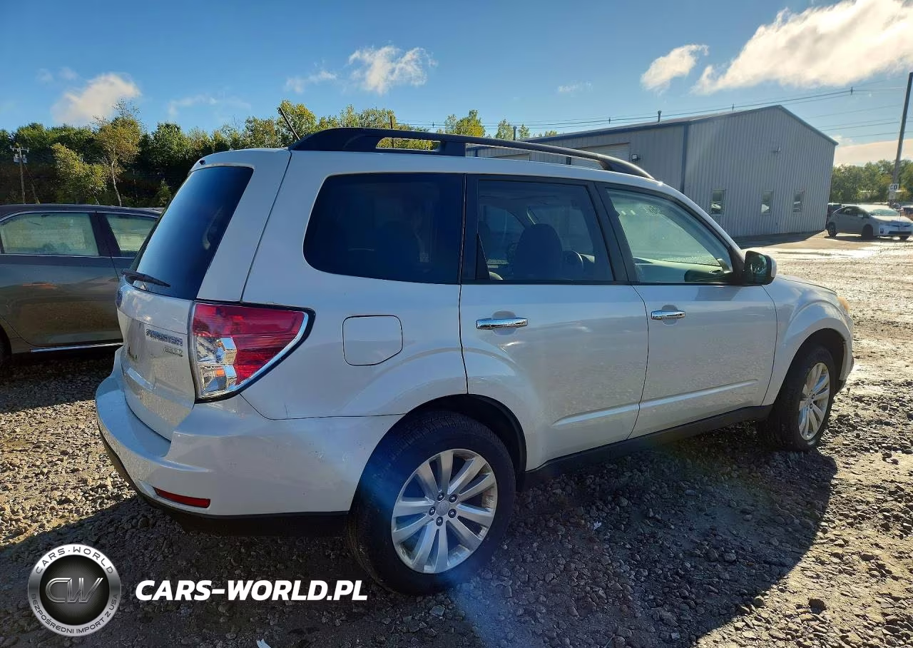 2012 Subaru Forester 2.5X Premium VIN:JF2SHADC2CH463714 - 3