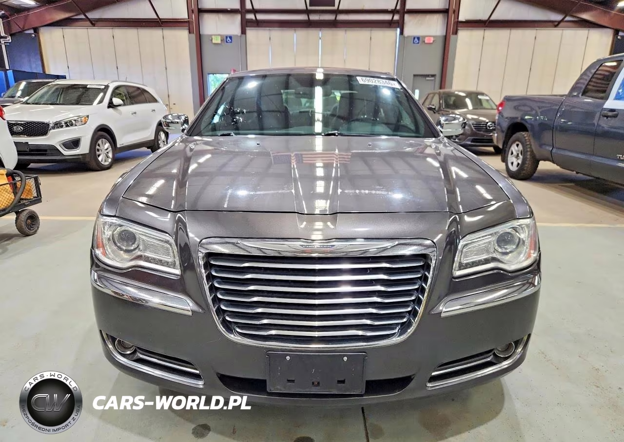 2014 Chrysler 300C VIN:2C3CCAKG2EH120541 - 5