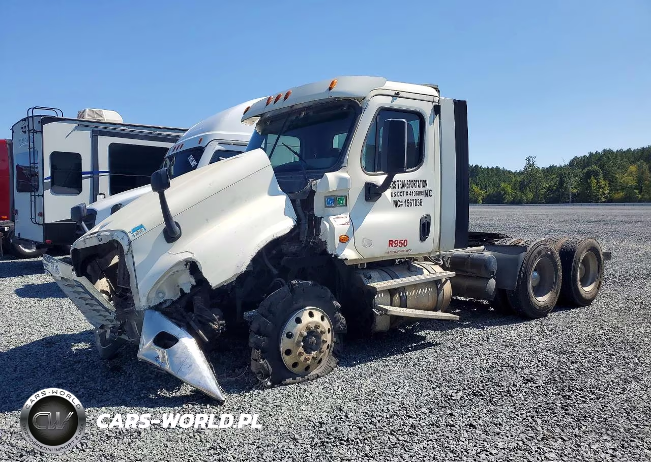 2015 Freightliner Cascadia Semi Truck