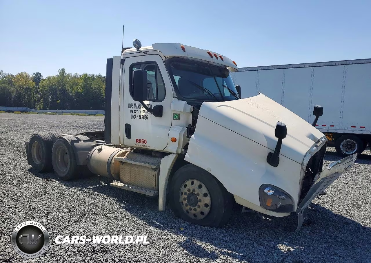 2015 Freightliner Cascadia Semi Truck VIN:3AKJGEDV1FSGG3941 - 4