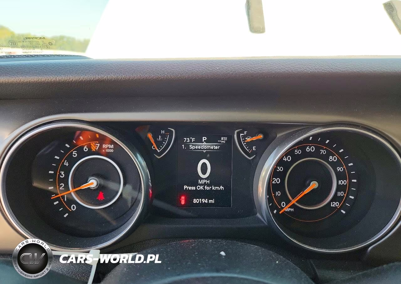 2018 Jeep Wrangler Unlimited Sport VIN:1C4HJXDG3JW129705 - 9