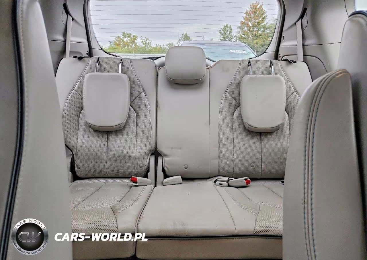 2018 Chrysler Pacifica Hybrid Limited VIN:2C4RC1N79JR118260 - 10