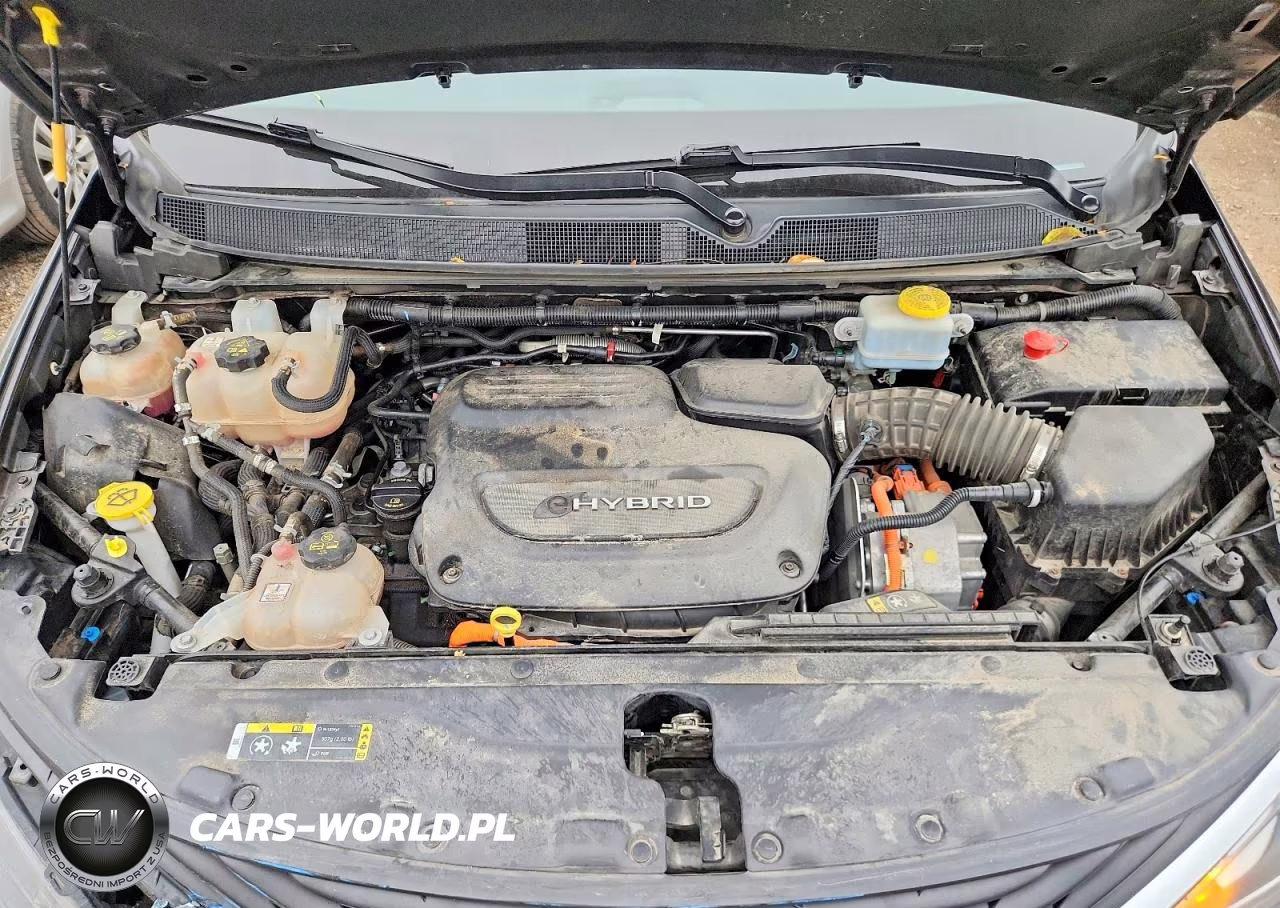 2018 Chrysler Pacifica Hybrid Limited VIN:2C4RC1N79JR118260 - 12