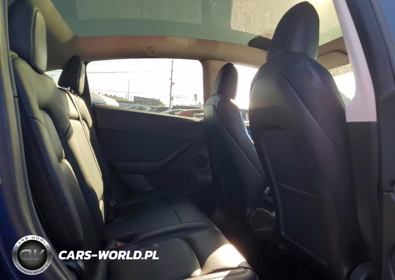 2020 Tesla Model Y VIN:5YJYGDEE8LF053853 - 11