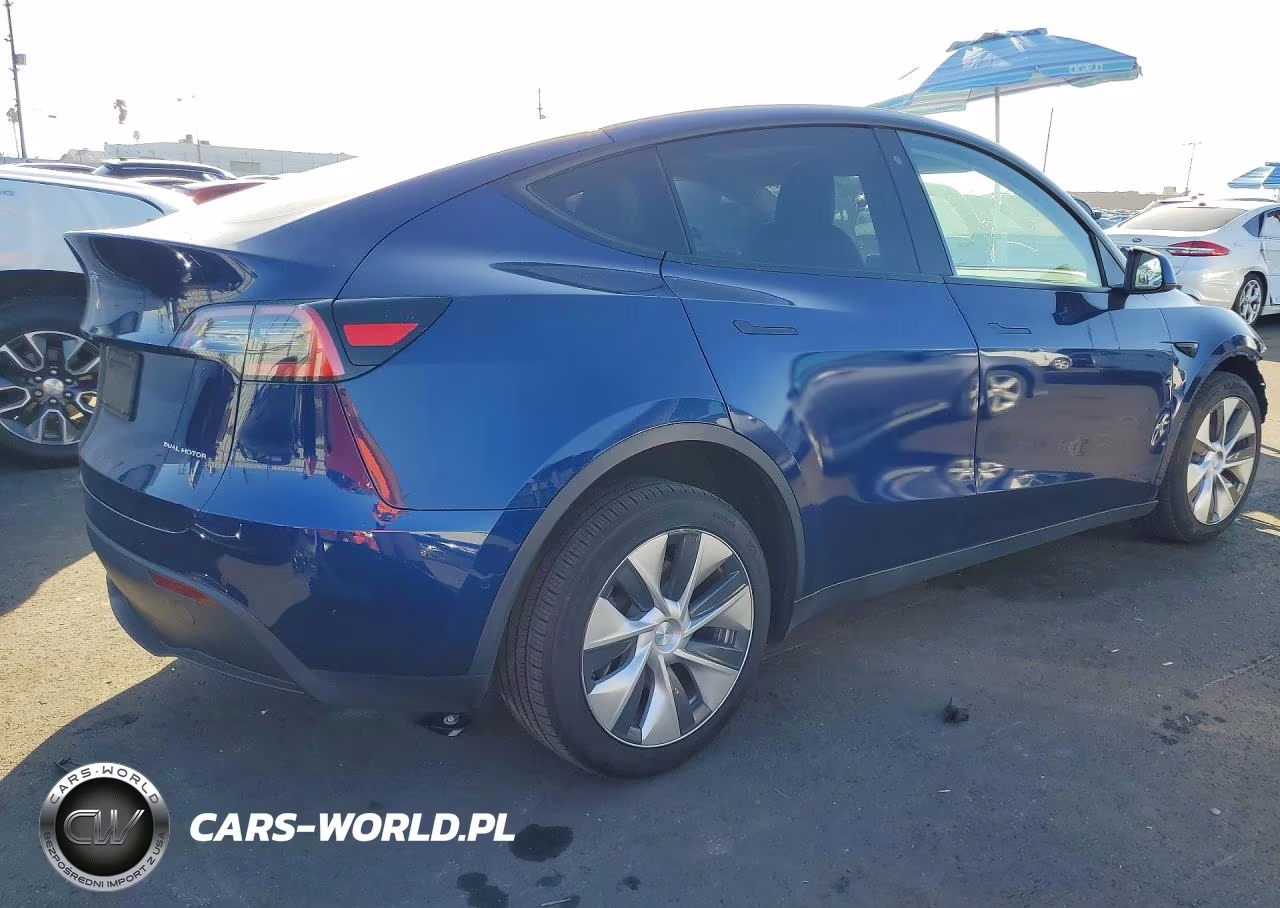 2020 Tesla Model Y VIN:5YJYGDEE8LF053853 - 3