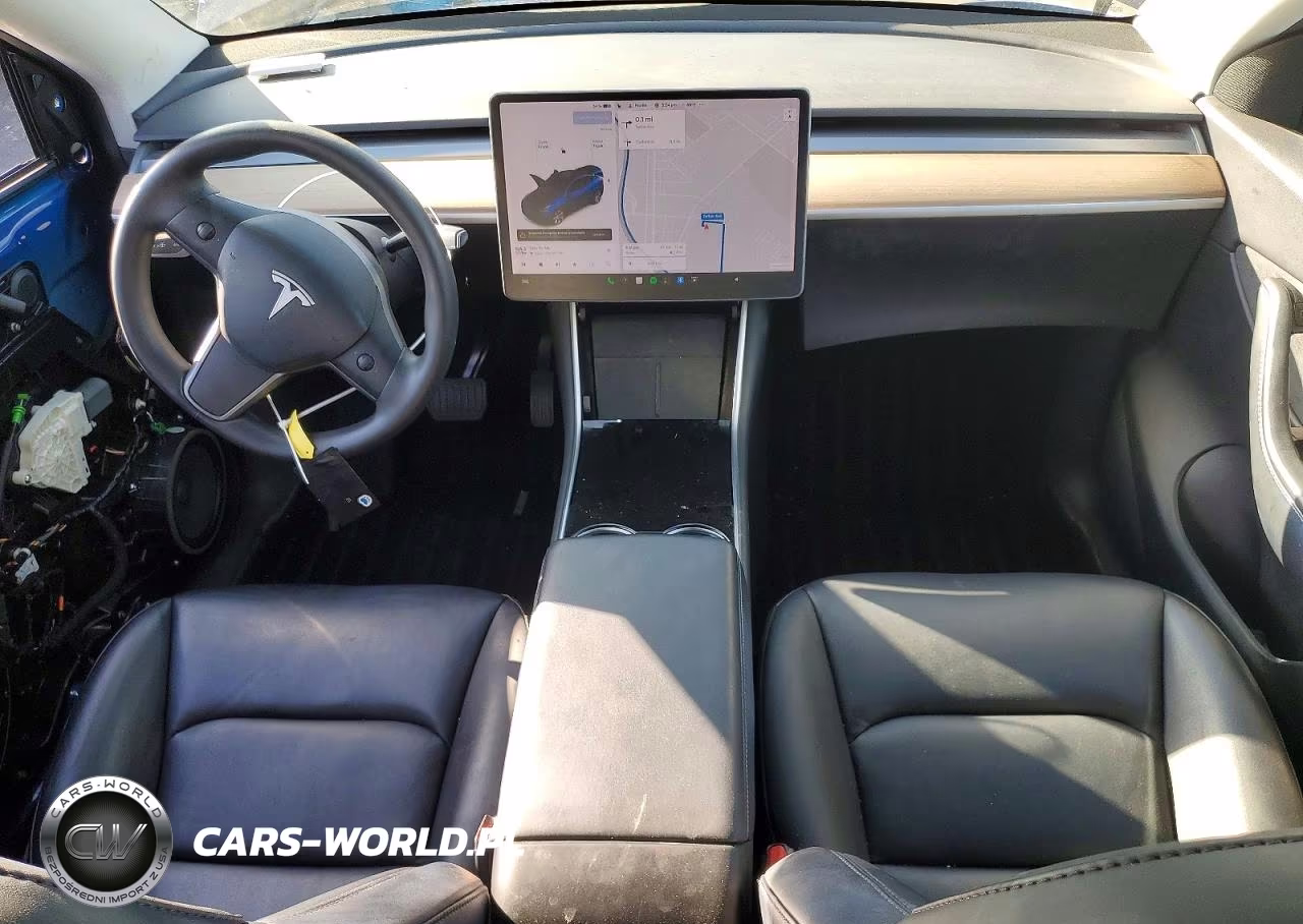 2020 Tesla Model Y VIN:5YJYGDEE8LF053853 - 8