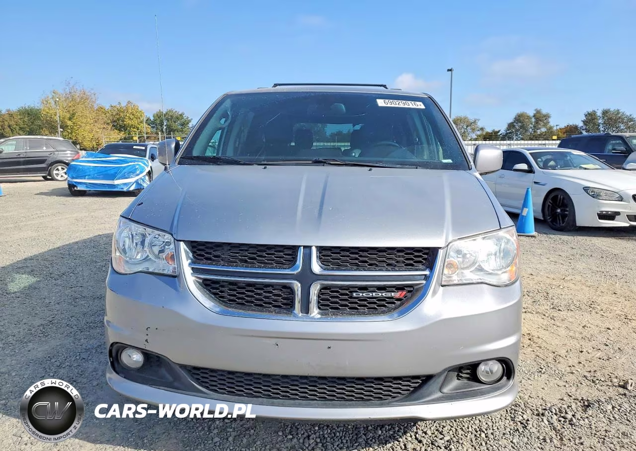 2019 Dodge Grand Caravan Sxt VIN:2C4RDGCG1KR785375 - 5