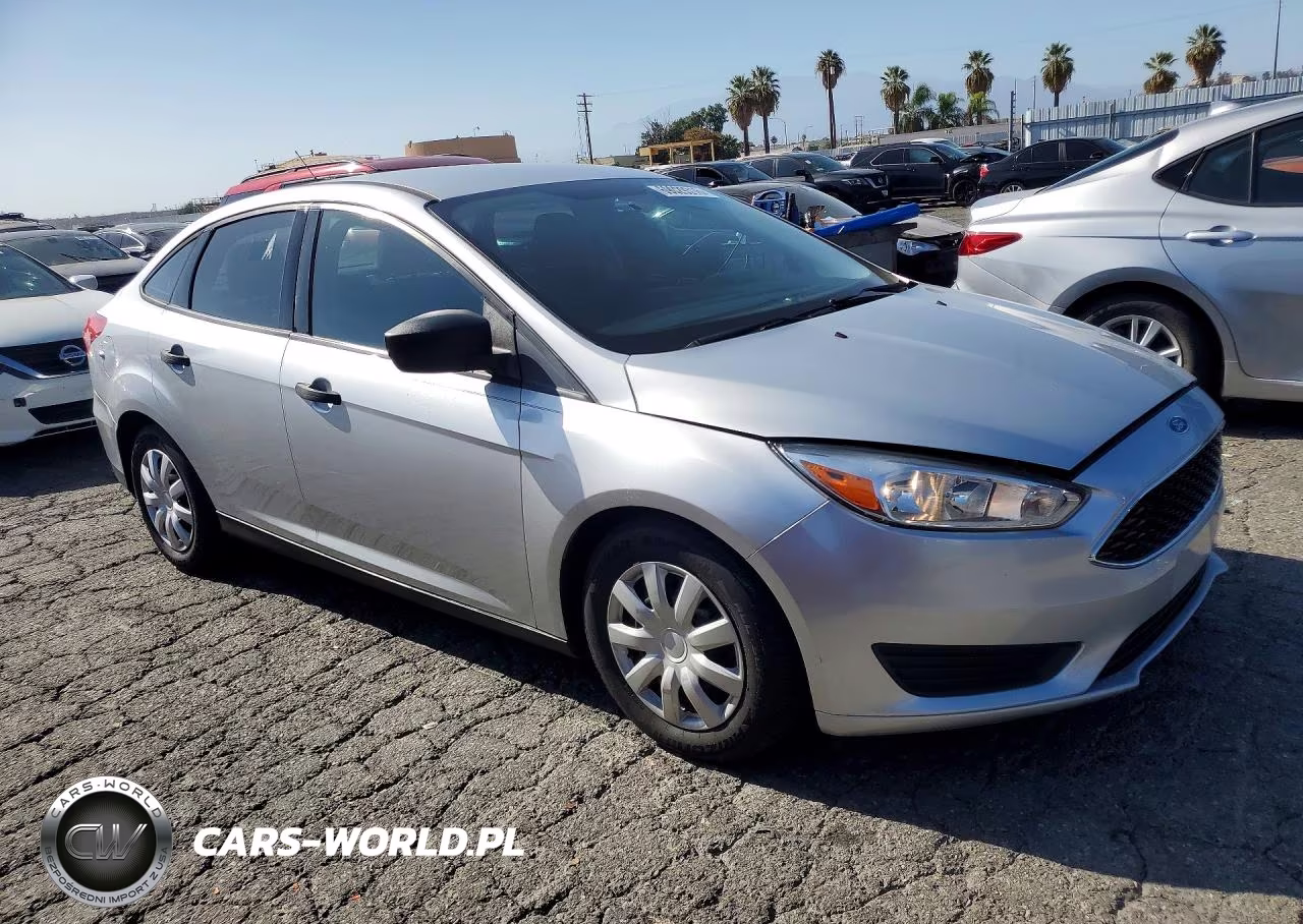 2017 Ford Focus S VIN:1FADP3E26HL343940 - 4