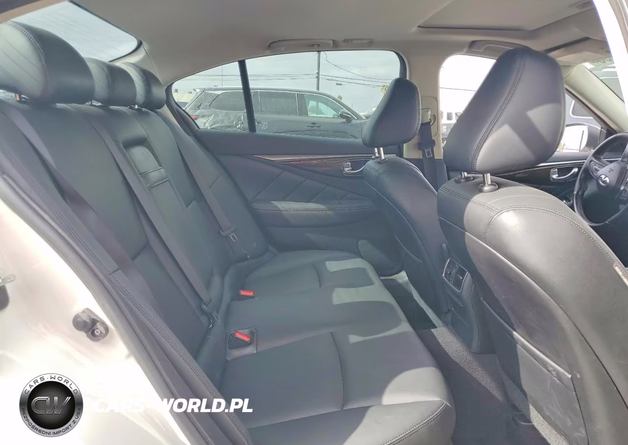 2018 Infiniti Q50 3.0T Luxe VIN:JN1EV7AP0JM363861 - 10