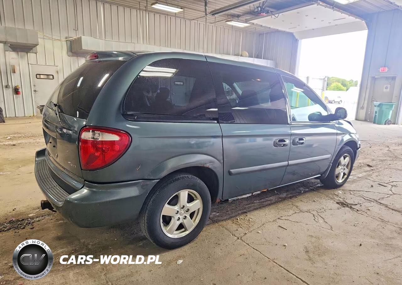 2005 Dodge Caravan Sxt VIN:1D4GP45R25B165247 - 3