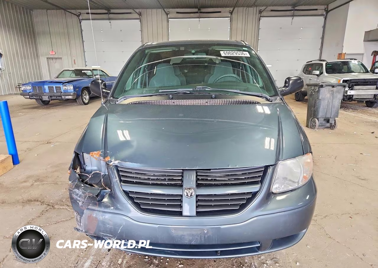 2005 Dodge Caravan Sxt VIN:1D4GP45R25B165247 - 5