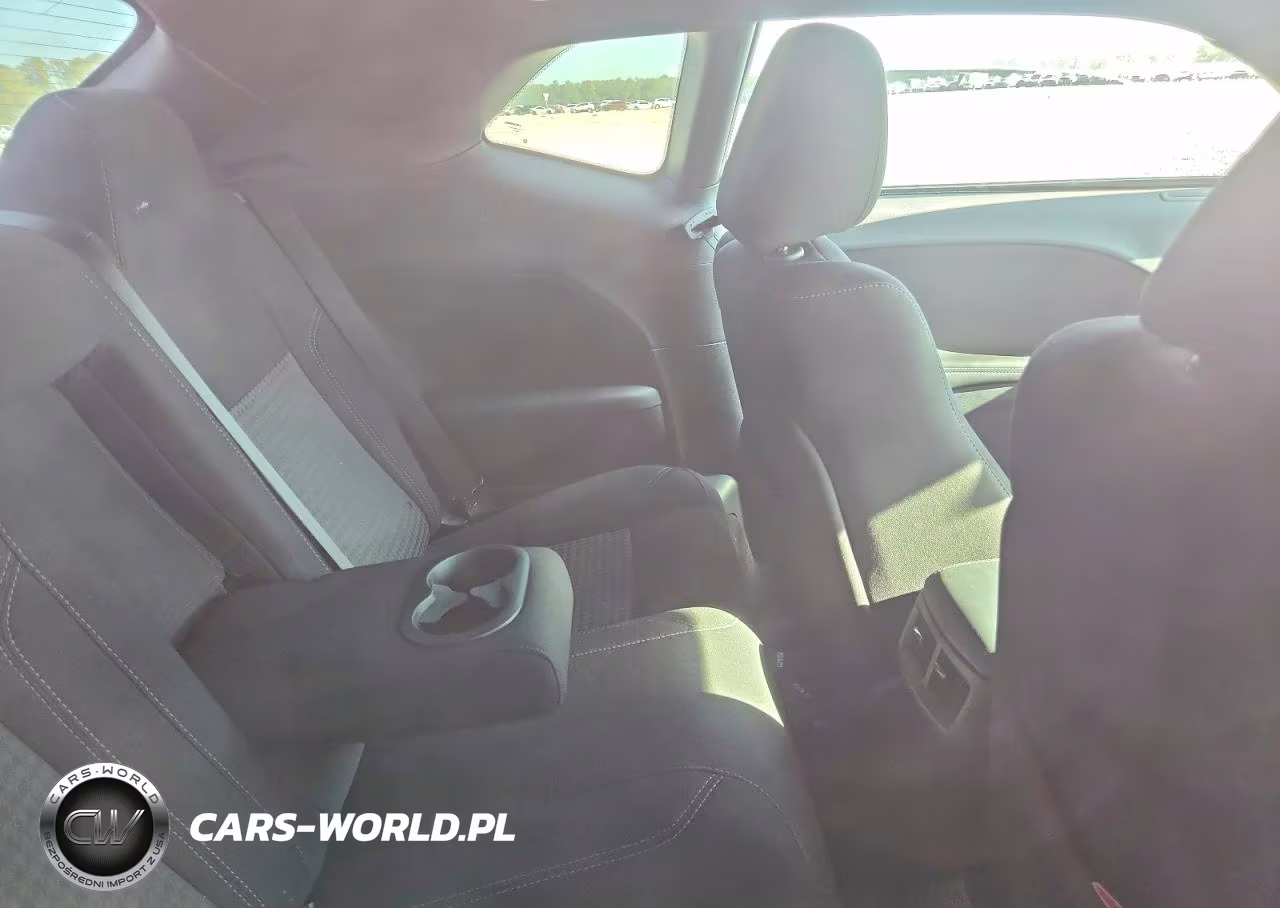 2022 Dodge Challenger Sxt VIN:2C3CDZAG2NH182079 - 10