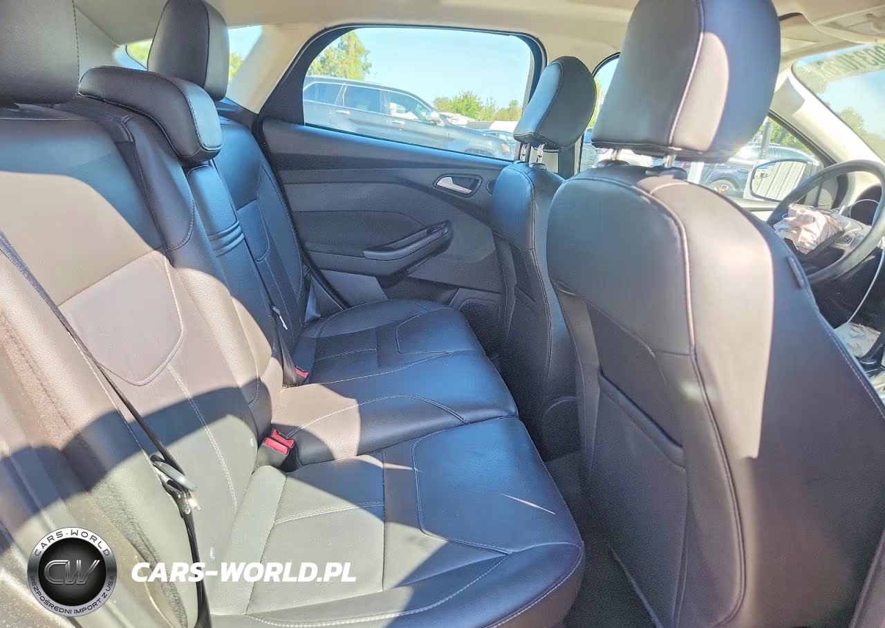 2016 Ford Focus Titanium VIN:1FADP3N27GL253226 - 11