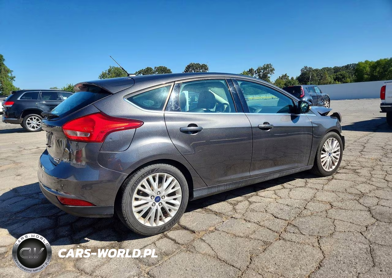 2016 Ford Focus Titanium VIN:1FADP3N27GL253226 - 3
