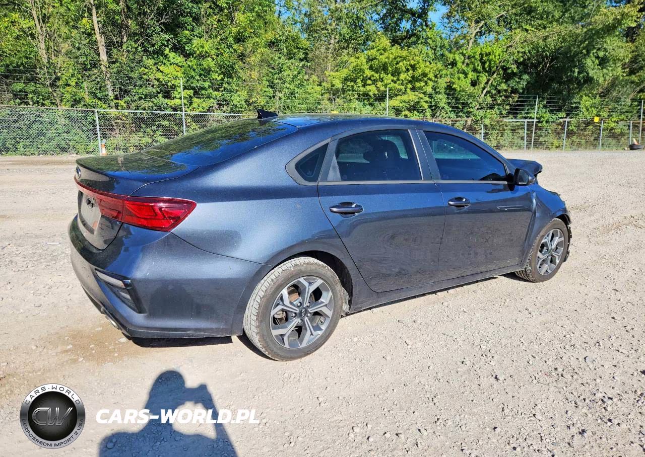 2021 Kia Forte Lxs VIN:3KPF24AD9ME380367 - 3