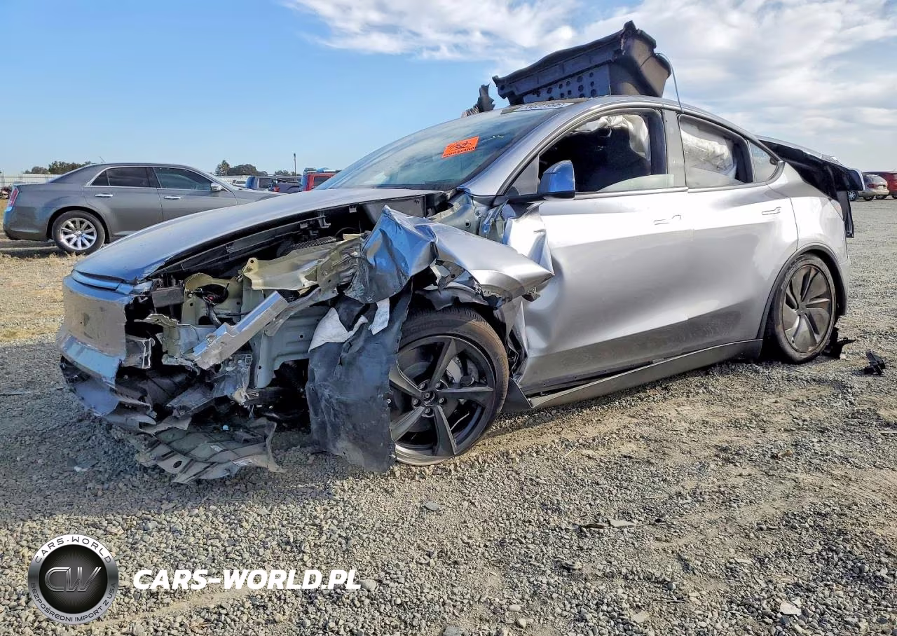2026 Tesla Model Y – zdjęcie 1 z 13