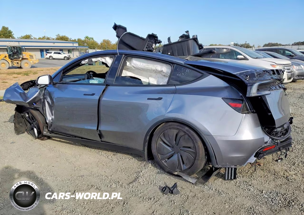 2026 Tesla Model Y VIN:7SAYGDEE4TF603293 - 2
