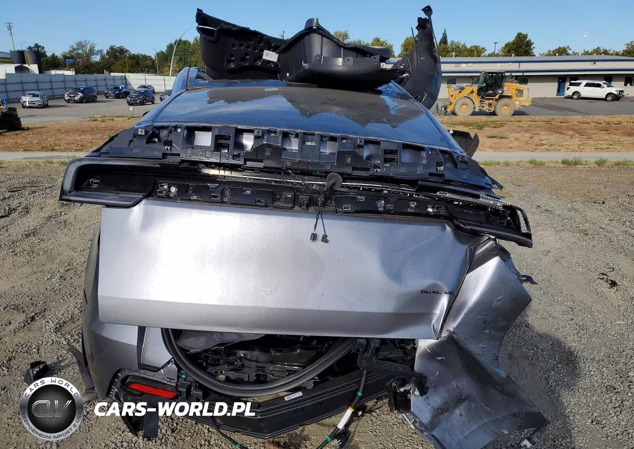 2026 Tesla Model Y VIN:7SAYGDEE4TF603293 - 6
