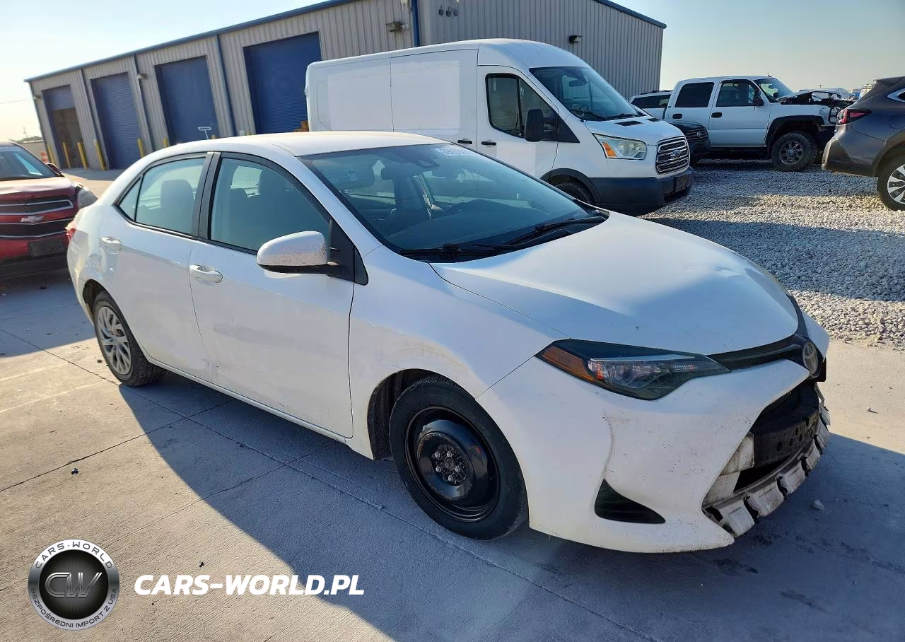 2017 Toyota Corolla Le VIN:2T1BURHE1HC748825 - 4