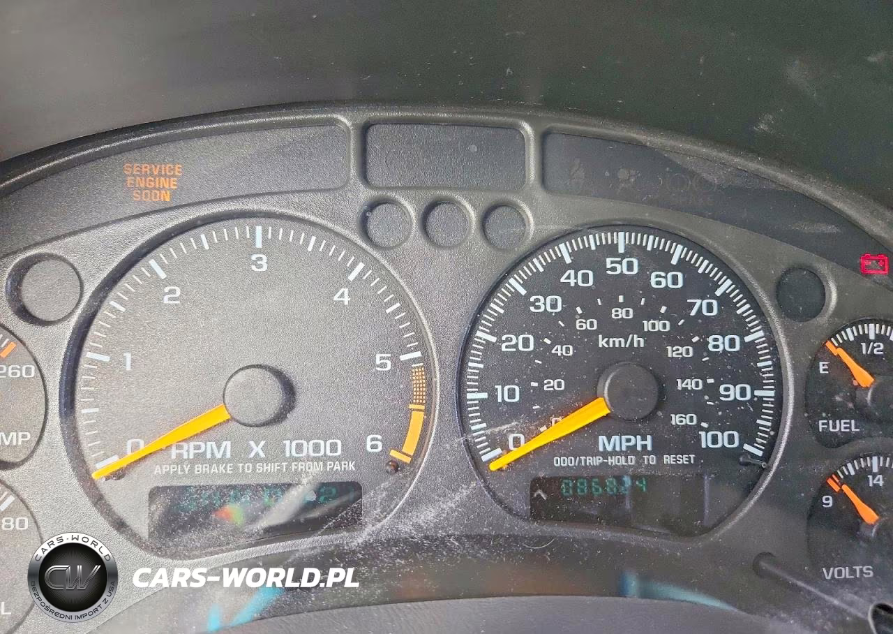 2000 Chevrolet Blazer VIN:1GNCT18W0YK104630 - 9
