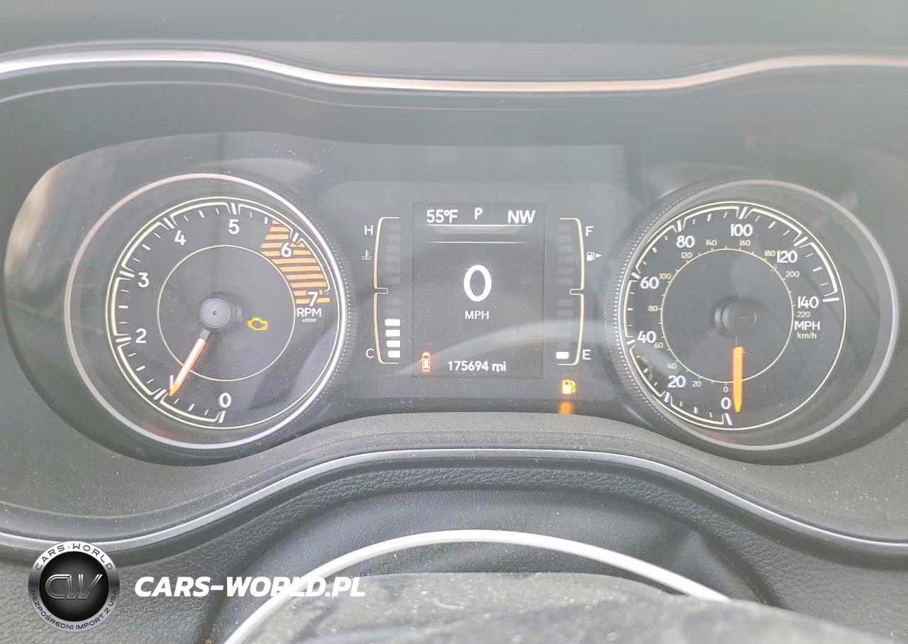 2019 Jeep Cherokee Latitude Plus VIN:1C4PJMLN9KD259432 - 9