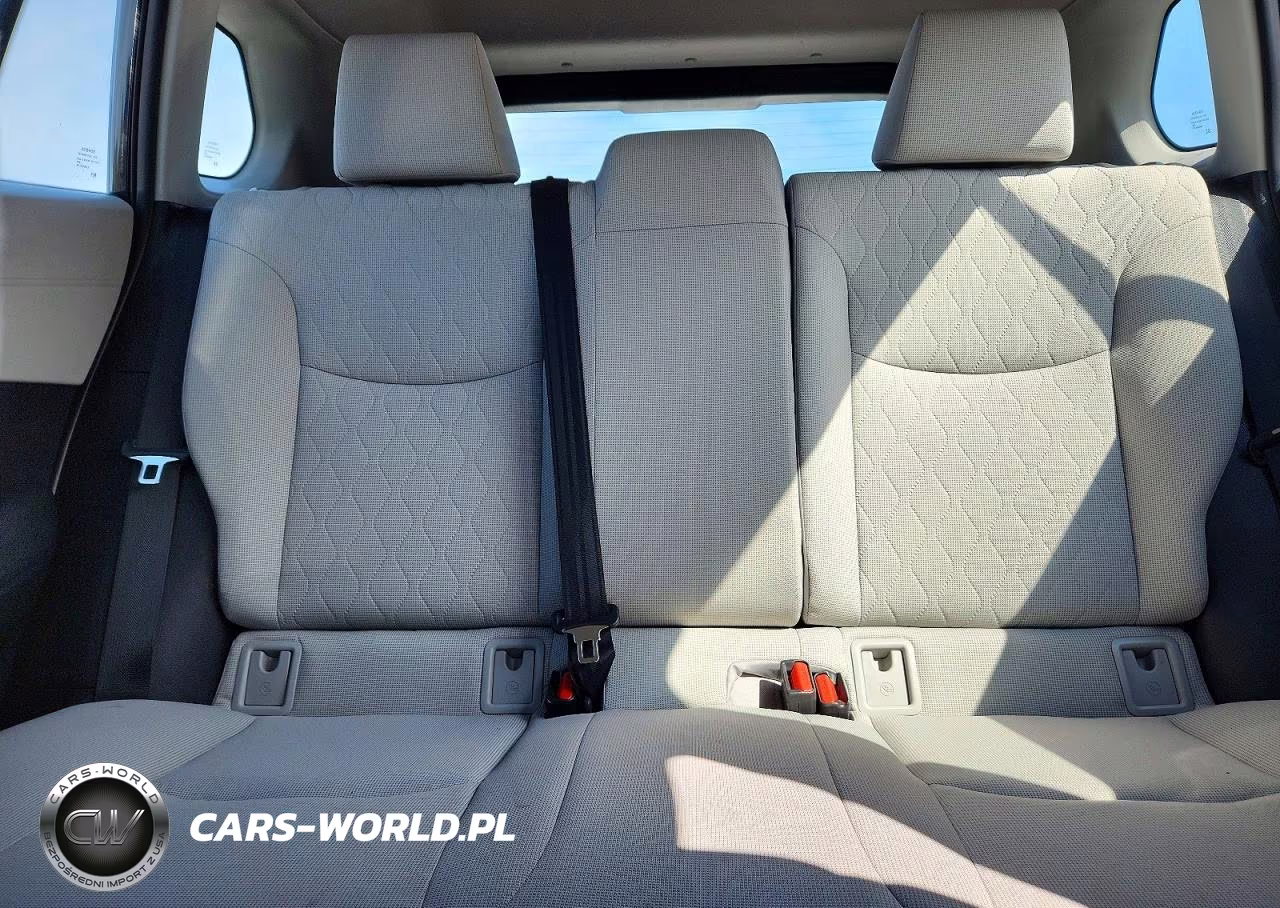 2023 Toyota Corolla Cross L VIN:7MUAAABG3PV044721 - 10
