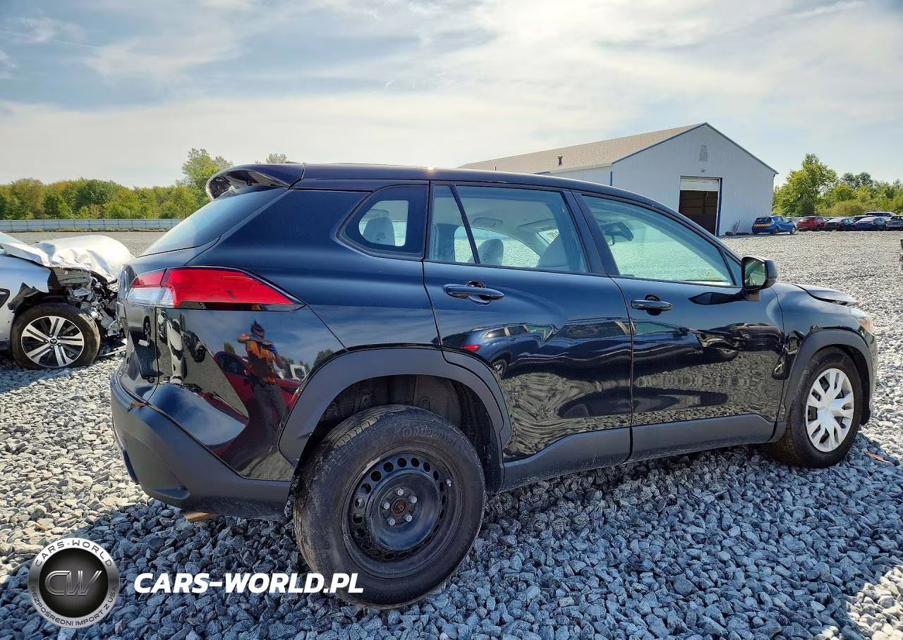 2023 Toyota Corolla Cross L VIN:7MUAAABG3PV044721 - 3