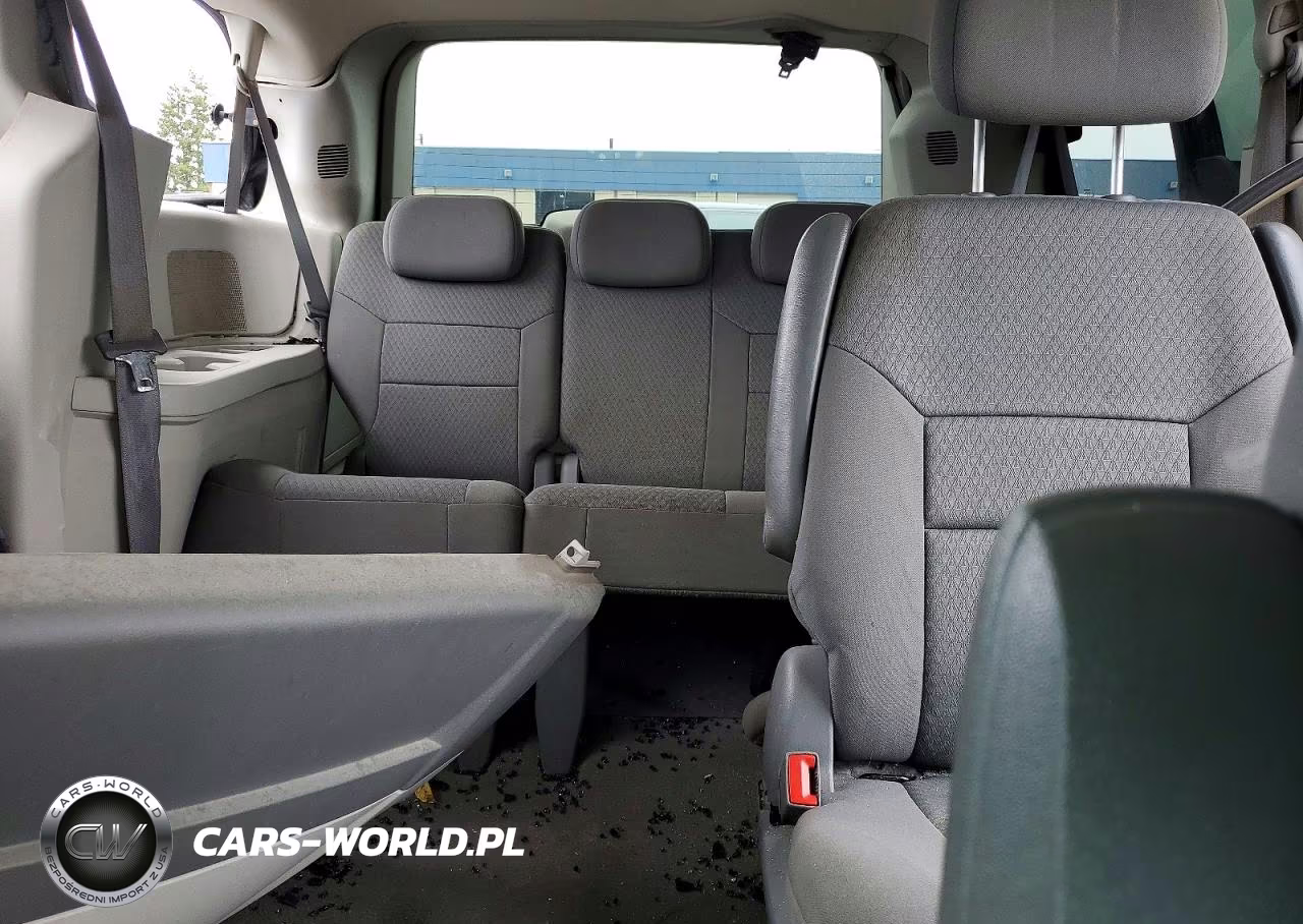 2010 Chrysler Town & Country Touring VIN:2A4RR5D15AR141760 - 10