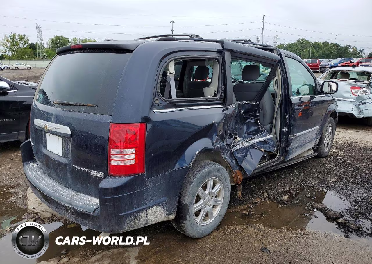 2010 Chrysler Town & Country Touring VIN:2A4RR5D15AR141760 - 3