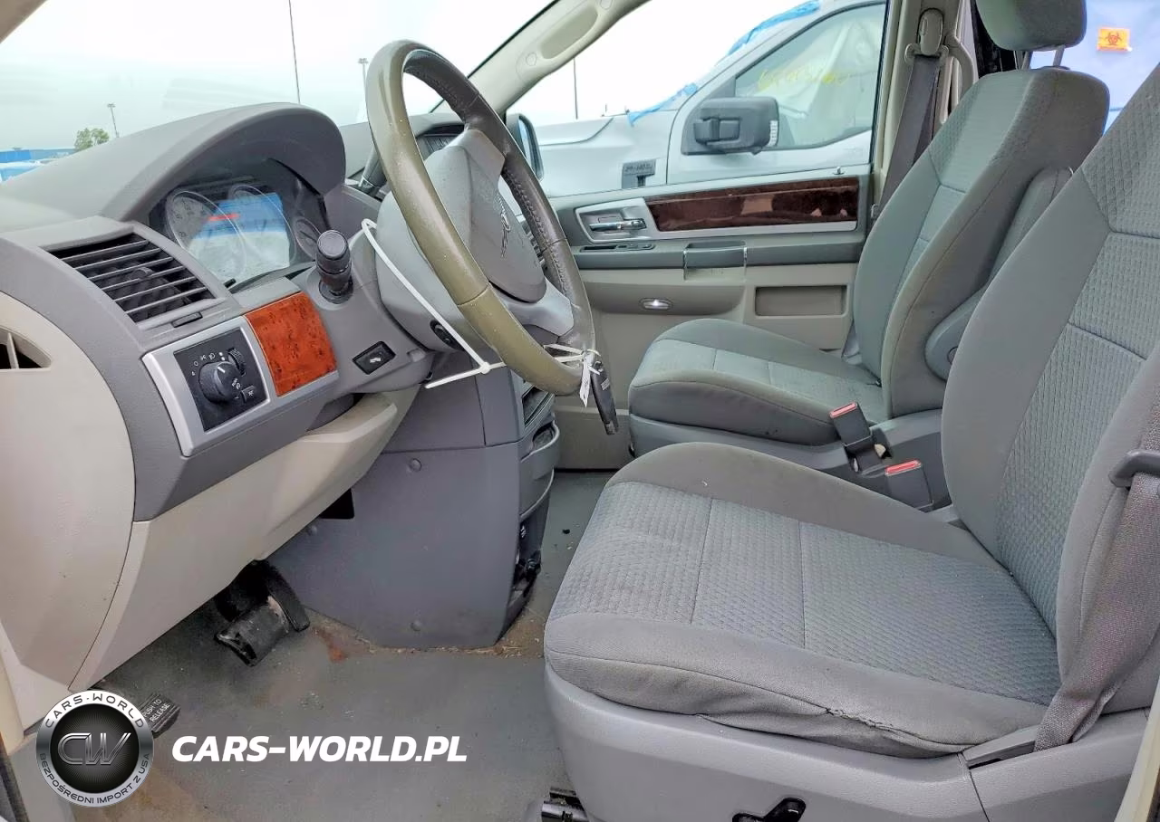 2010 Chrysler Town & Country Touring VIN:2A4RR5D15AR141760 - 7