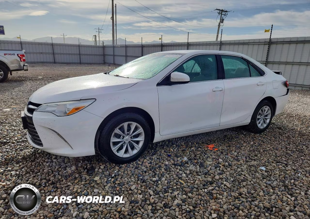 2016 Toyota Camry Le – zdjęcie 1 z 12