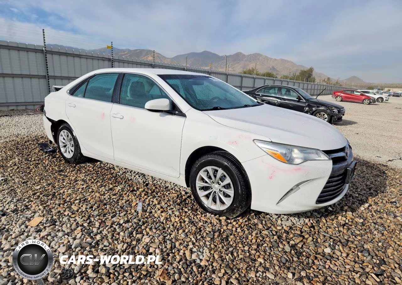 2016 Toyota Camry Le VIN:4T4BF1FK5GR557304 - 4