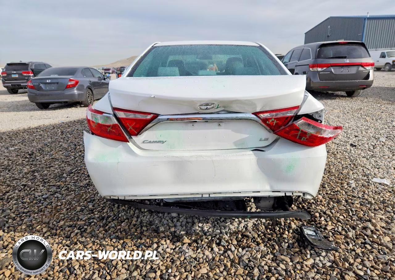 2016 Toyota Camry Le VIN:4T4BF1FK5GR557304 - 6